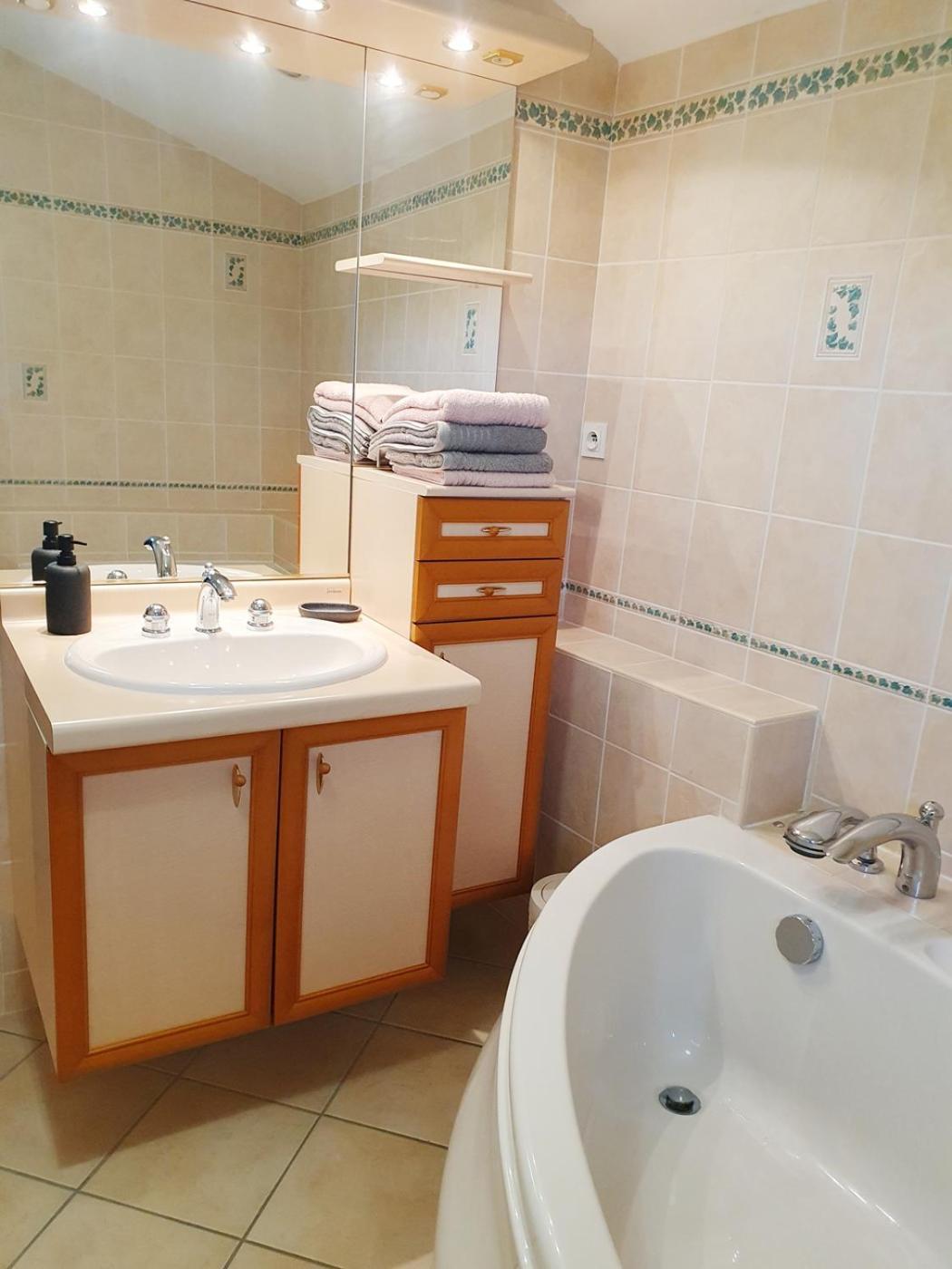 Le Clos Violet Clesse Holiday Home For 6 Ngoại thất bức ảnh
